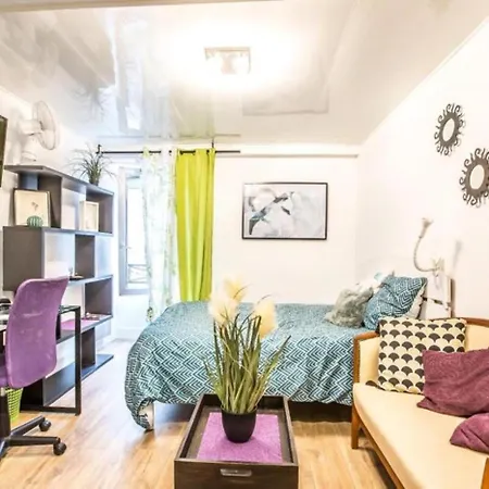 Proche De Jaude Apartment